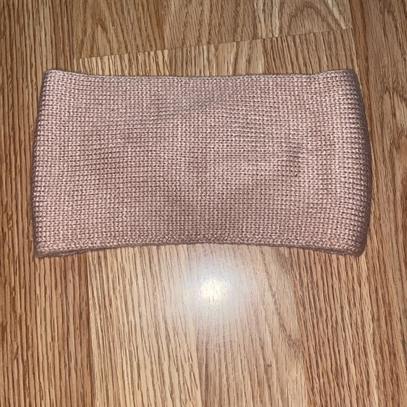 Victoria Secret - Picture 2 of 2